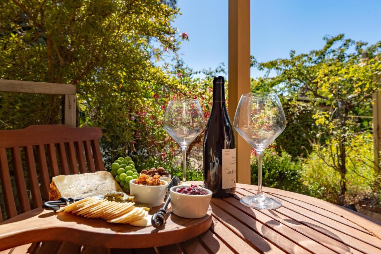 Shy Cottage And Studio Greytown Bagian luar foto