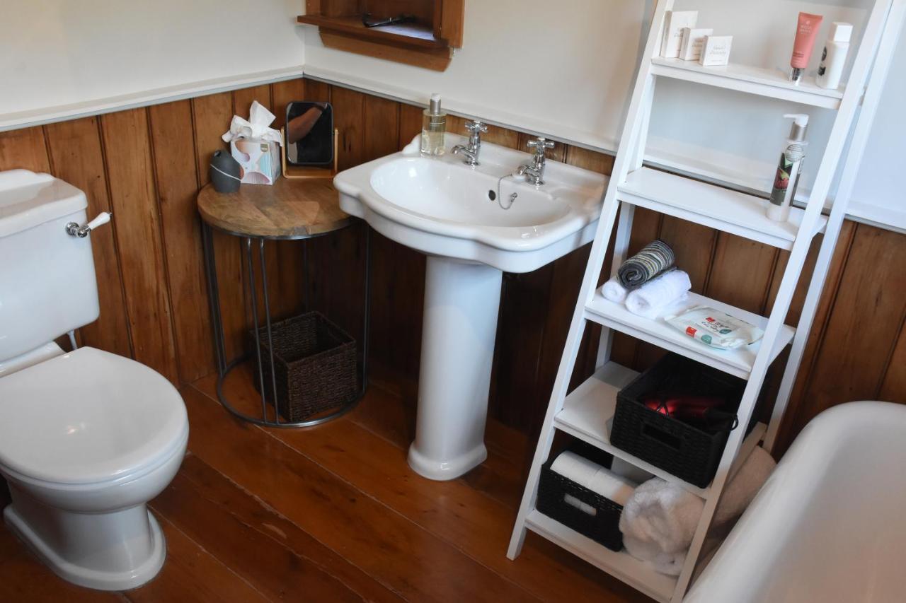 Shy Cottage And Studio Greytown Bagian luar foto